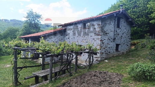 Foto Rustico in Località Fobè, Bormida Piano Sottano di 90 m² con 4 locali