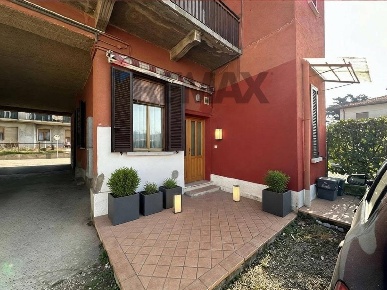 Foto Appartamento in via cavour 44, Arcisate Centro di 69 m² con 2 locali