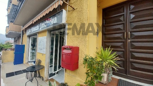 Foto Attività commerciale a Sassano Centro di 40 m² con 1 locali in vendita
