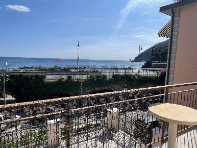 Foto Appartamento a Moneglia Centro di 80 m² con 4 locali in vendita