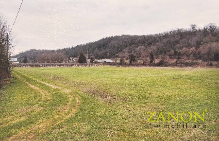 Foto Terreno residenziale in Via Gorizia, Farra d'Isonzo Centro di 3700 m²