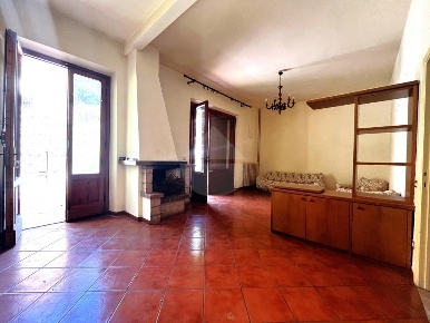 Foto Appartamento in Via Montalbano, Lamporecchio di 95 m² con 4 locali