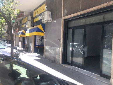 Foto Attività commerciale in via Madonna di Fatima 82, Salerno di 50 m²