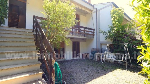 Foto Appartamento a Chianciano Terme Centro di 237 m² con 12 locali