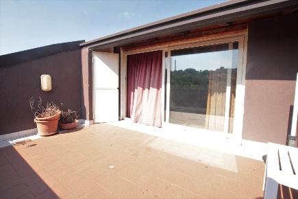 Foto Appartamento a Aci Castello Centro di 49 m² con 1 locali in vendita