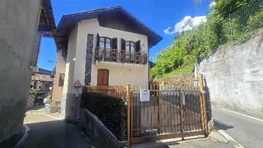 Foto Case semi ndipendenti in Via Maffiotti 27, Camburzano di 100 m²