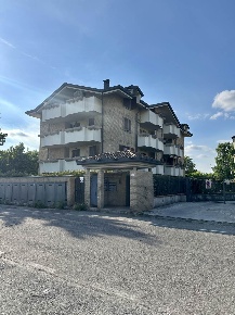 Foto Appartamento in via ungaretti 24, Senago di 120 m² con 4 locali
