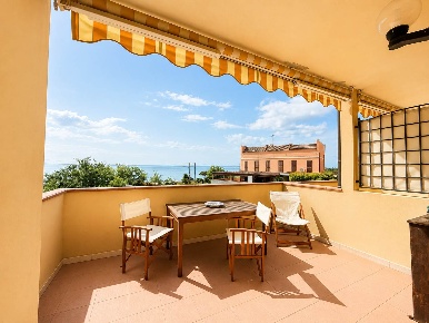 Foto Appartamento a Letojanni di 120 m² con 5 locali in affitto