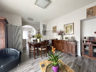 Foto Appartamento a Città di Castello di 100 m² con 7 locali in vendita