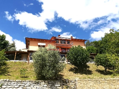 Foto Casa indipendente a Castel San Niccolò di 400 m² con 12 locali