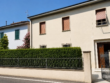 Foto Appartamento a Pisa San Marco di 101 m² con 5 locali in vendita