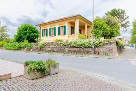 Foto Villa unifamiliare a Castelfranco di Sotto di 150 m² con 6 locali