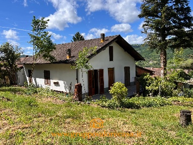 Foto Appartamento a Melazzo con 5 locali in vendita