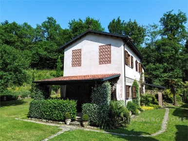 Foto Rustico in Via Molini di marzo, Bagnone di 216 m² con 6 locali