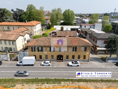 Foto Villa unifamiliare in via comasina, Milano Comasina di 750 m²