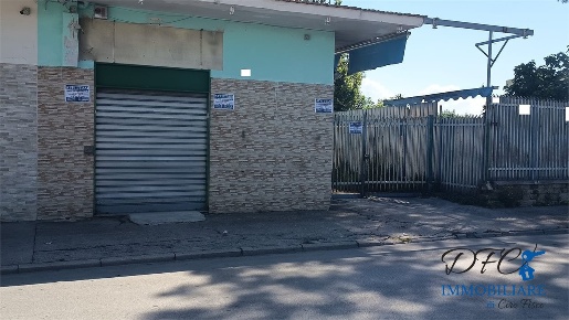 Foto Locale commerciale a Afragola di 450 m² con 1 locali in affitto