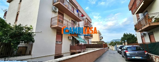 Foto Appartamento a Palermo Cruillas di 105 m² con 4 locali in vendita