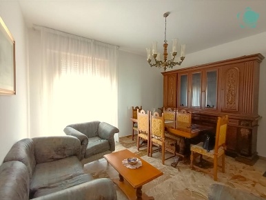 Foto Appartamento a Gambassi Terme Centro di 115 m² con 5 locali in vendita