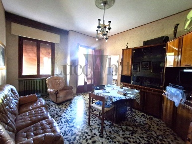 Foto Villa unifamiliare in Via Nazionale 1075, Lucca Ponte a Moriano