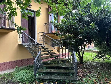 Foto Villa unifamiliare in via villa 130, Besenzone Centro di 150 m²