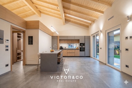 Foto Villa unifamiliare in Via Isonzo 6, Oleggio Centro di 120 m²