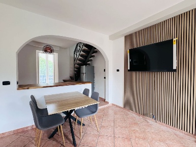 Foto Appartamento in Via Grigioni, Arona Centro di 96 m² con 3 locali
