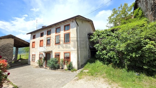 Foto Villa singola in Via Grande 1, Cornedo Vicentino di 318 m² in vendita
