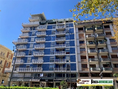 Foto Appartamento in Via Della Libertà, Palermo di 200 m² con 6 locali