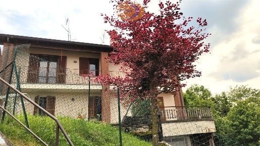 Foto Appartamento in Via Dante Alighieri, Castello di Brianza di 187 m²
