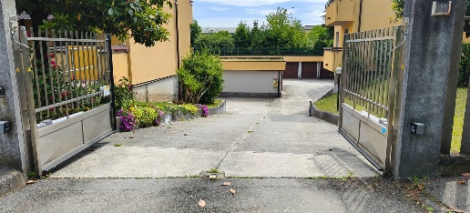 Foto Box in RHO, Lainate Centro di 14 m² con 1 locali in vendita