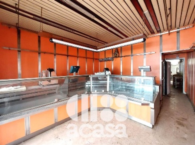Foto Negozio in via Fiorentini, Cesenatico Porto Canale di Levante di 50 m²