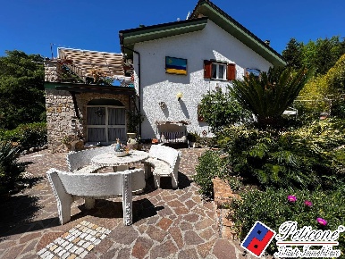 Foto Villa unifamiliare in STERZA PIANA, Campodimele Centro di 180 m²