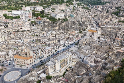 Foto Appartamento in Corso Umberto I 8, Modica Modica Bassa di 142 m²