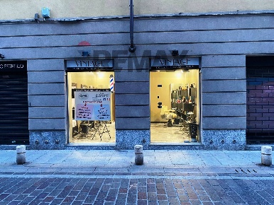 Foto Attività commerciale in Via Madonna 98, Rho Centro di 33 m² in vendita