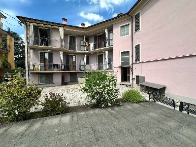Foto Appartamento in via Quadrone, Mondovì Altipiano di 121 m² con 5 locali