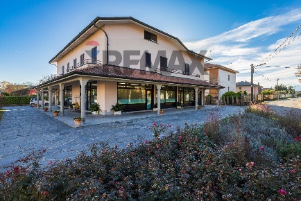 Foto Appartamento in XXV Aprile 11, Monvalle Centro di 139 m² con 4 locali