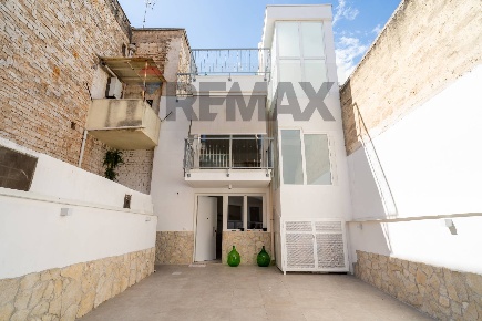 Foto Case indipendenti in Via Firenze 4, Binetto di 129 m² con 3 locali