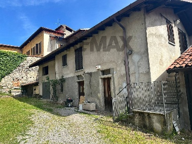 Foto Appartamento a Besozzo Centro di 80 m² con 2 locali in vendita