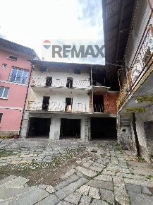 Foto Rustico in via Uberto De Masanzana 14, Mesenzana di 300 m² in vendita