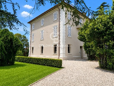 Foto Casa indipendente in Viale Trieste, Potenza Picena Centro di 480 m²