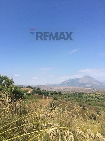 Foto Terreno agricolo in contrada basalaci SNC, Collesano di 18497 m²