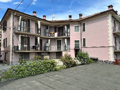 Foto Appartamento in via quadrone, Mondovì Altipiano di 96 m² con 5 locali