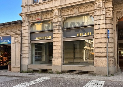 Foto Locale commerciale in Via Caffi 26, Belluno Centro di 50 m² in vendita