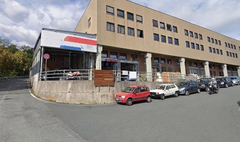 Foto Attività commerciale in via Pian Masino, Arenzano Centro di 180 m²