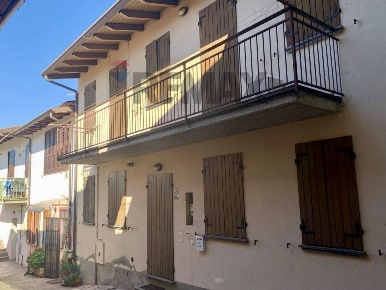 Foto Case semi ndipendenti in via Riva 6, Viadanica Centro di 80 m²