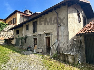 Foto Appartamento in via adamoli 7, Besozzo Centro di 80 m² con 3 locali