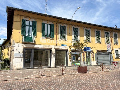 Foto Locale commerciale in Via Roma 36, Magenta Centro di 138 m² in vendita