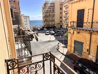 Foto Appartamento in Via Conzo  42, Sciacca Centro di 102 m² con 4 locali