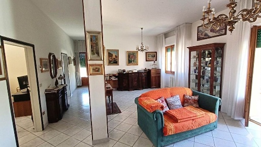 Foto Appartamento a Borgo San Lorenzo Centro di 110 m² con 5 locali