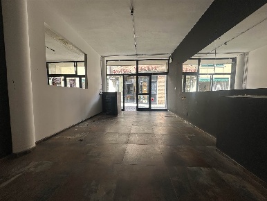 Foto Attività commerciale a Cecina Cecina Centro di 68 m² con 2 locali